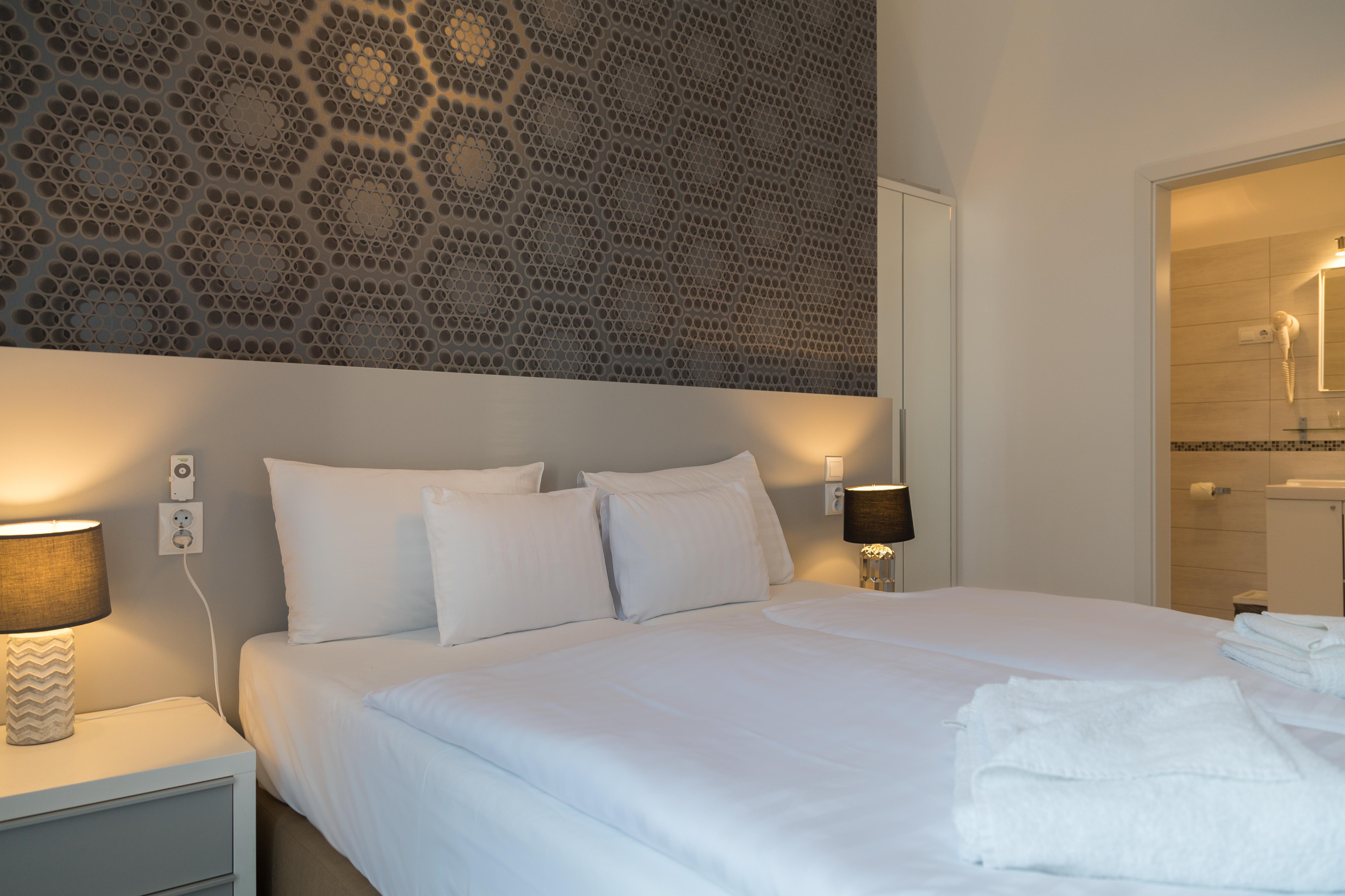 Hotel Mika Downtown — Photos 2